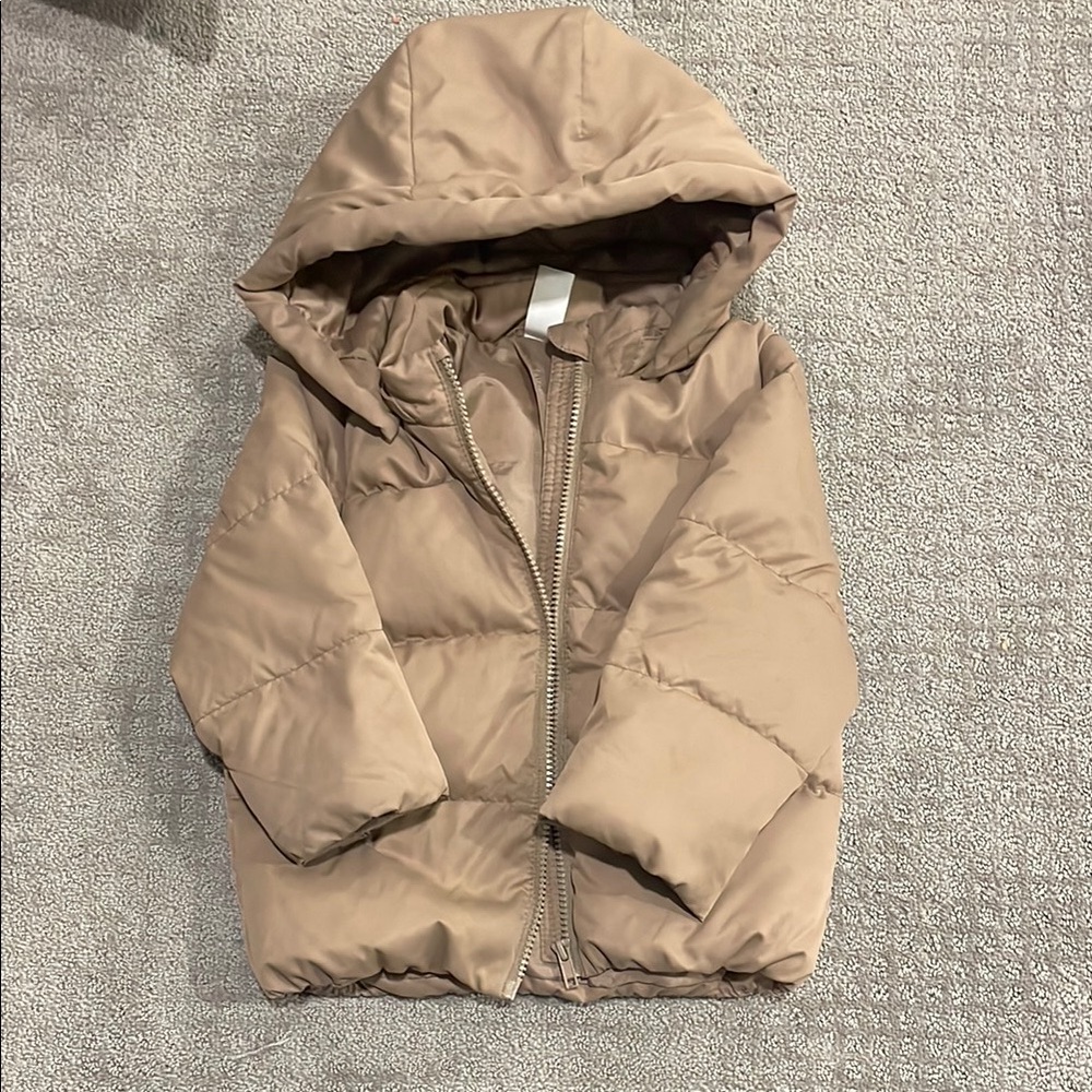 H&M Cream Puffer Jacket with Hood and Quilted Design